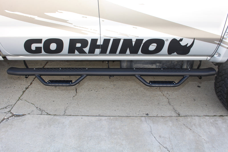 Go Rhino 17-20 Ford F-250/F-350 Super Duty Dominator D4 SideSteps - Cab Length - Tex Blk
