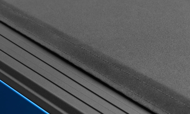 Lund 88-99 Chevy CK (6.5ft. Bed) Genesis Elite Roll Up Tonneau Cover - Black